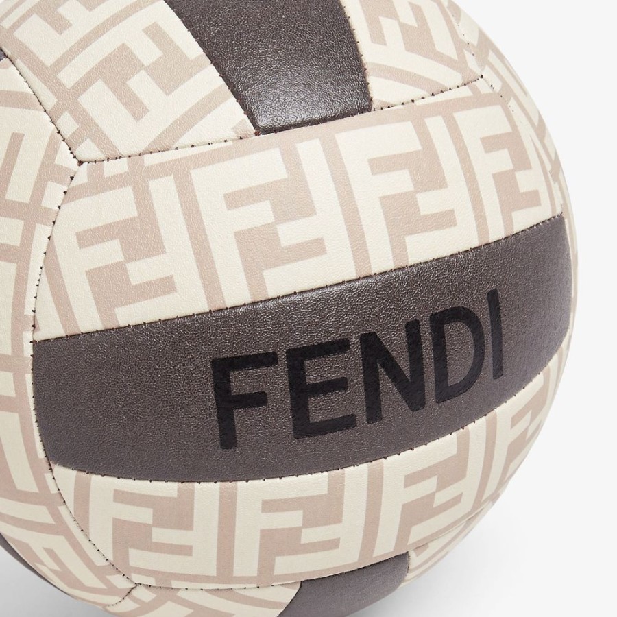 Home Decor & Lifestyle Fendi Lifestyle | Ball Aus Leder In Braun