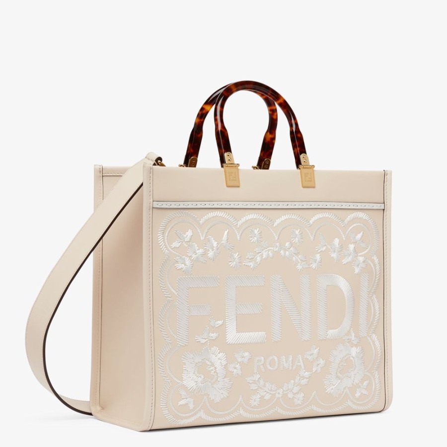 Damen Fendi Shopper-Taschen | Shopper Aus Leder In Kamelienweis Mit Blumenstickerei