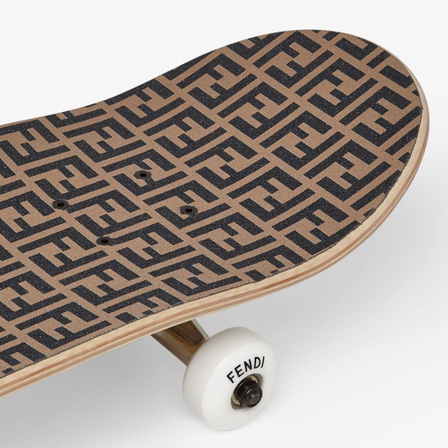 Kids Fendi Accessoires | Skateboard Aus Holz Und Logo Mit Skateboardhalter