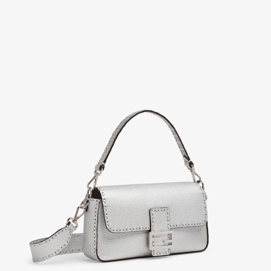 Damen Fendi Schulter- Und Crossbody-Taschen | Tasche Selleria In Silberfarben Mit Macro-Ziernahten