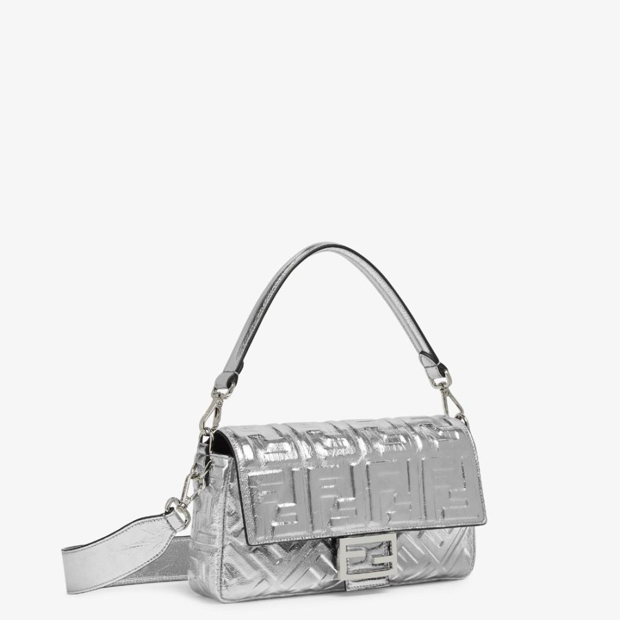 Damen Fendi Schulter- Und Crossbody-Taschen | Tasche Aus Leder In Silberfarben Mit Craquele-Optik Und Ff-Muster