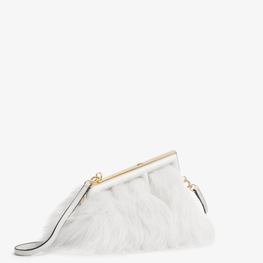 Damen Fendi Clutches & Pochetten | Tasche Aus Fuchspelz In Weis