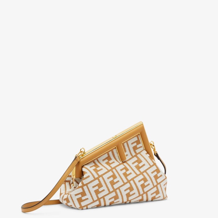 Damen Fendi Clutches & Pochetten | Tasche Aus Raffia-Bast Mit Ff-Muster Aus Gobelingewebe In Weis