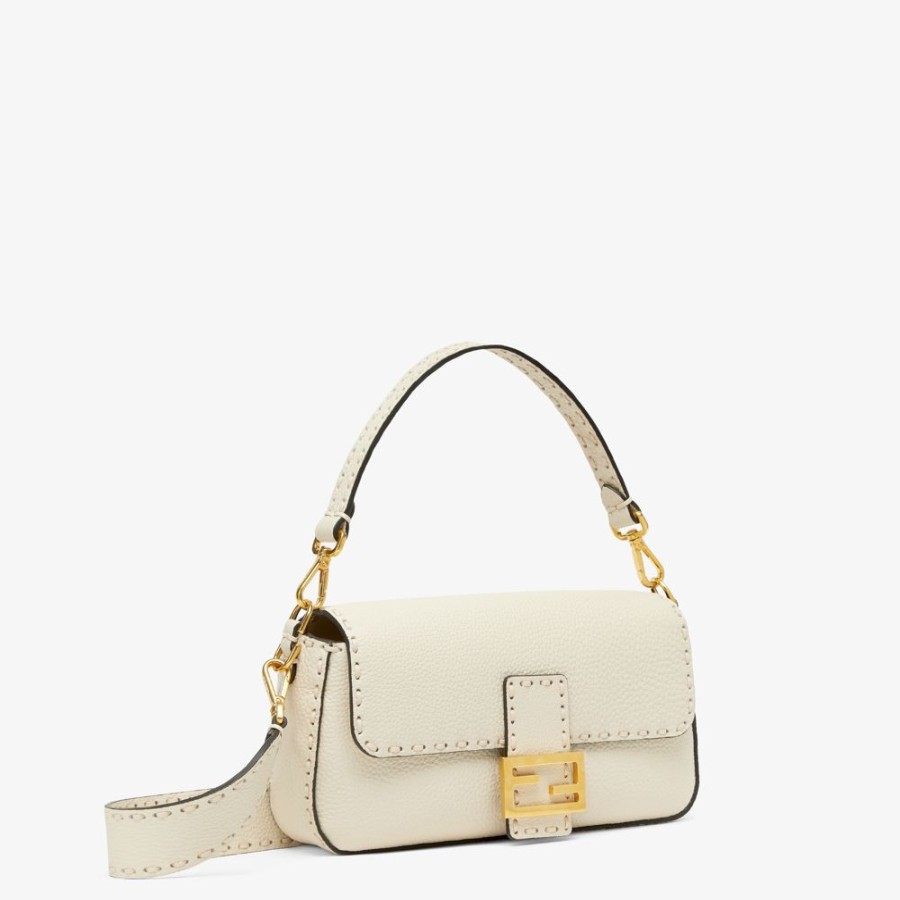 Damen Fendi Schulter- Und Crossbody-Taschen | Tasche Selleria In Kamelienweis Mit Makro-Nahten