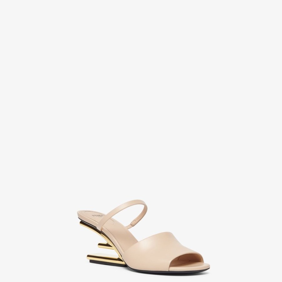 Damen Fendi Pantoletten Und Sandalen | Sandale Aus Leder In Beige Mit Mittlerem Absatz